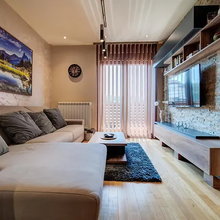 Gold Kalman Apartment