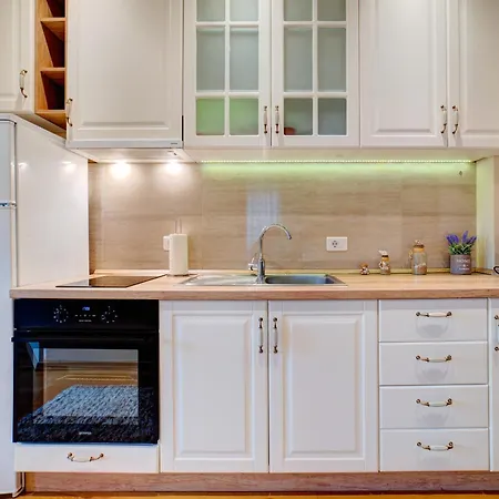 Gold Kalman Apartment *