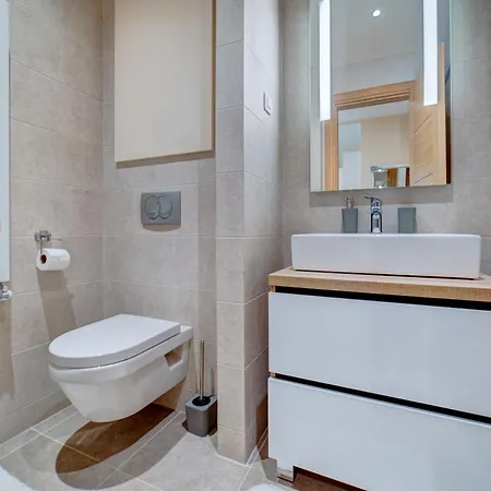 Gold Kalman Apartment