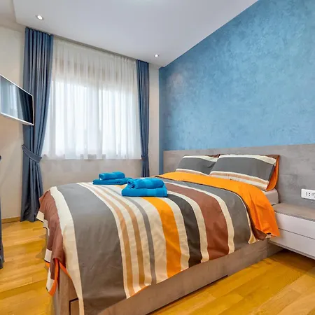 Apartment Gold Kalman *