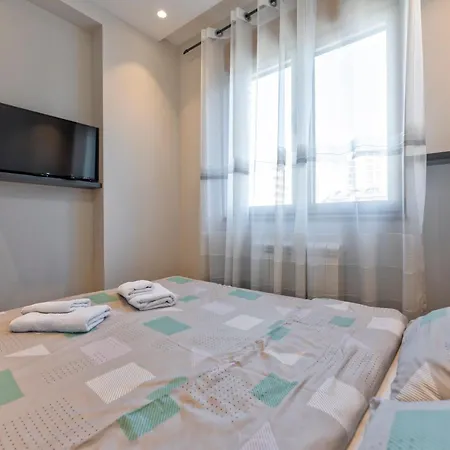 Apartment Gold Kalman